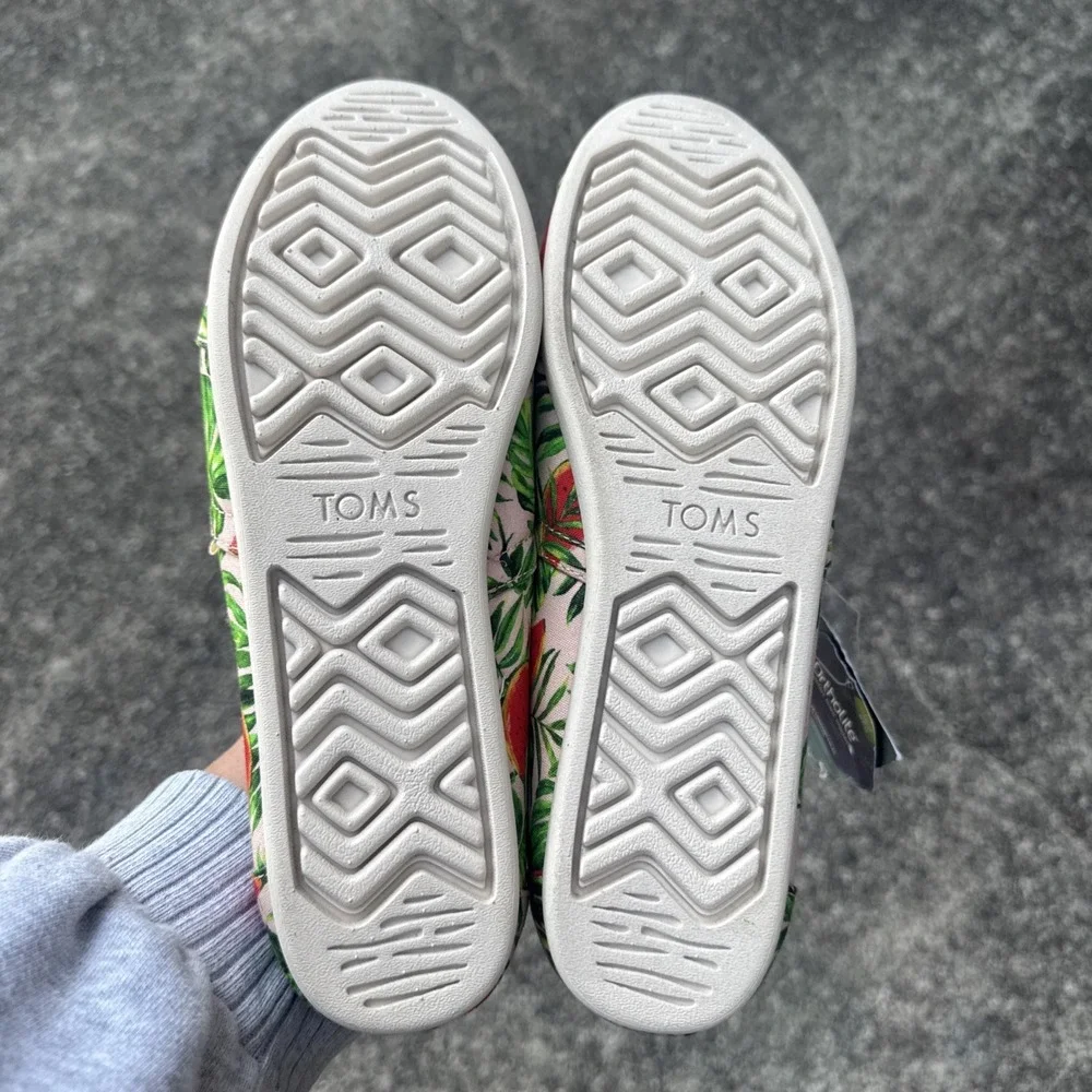 Toms‎ Classic Spanish Villa Watermelon Palms Womens 9 Print Canvas Shoe 10015068